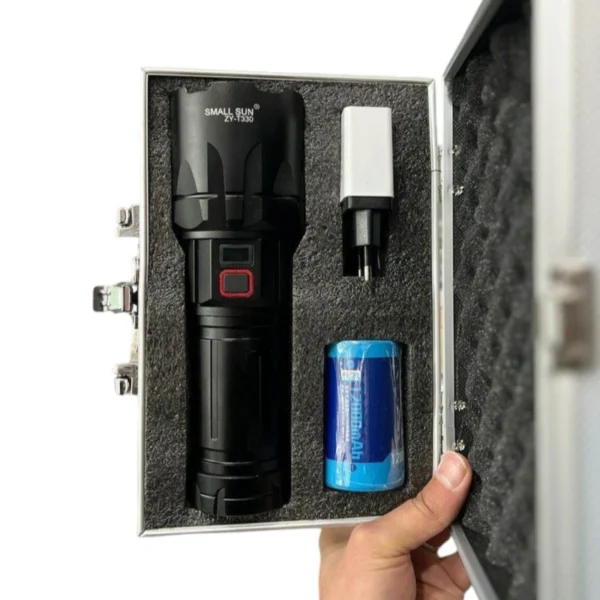 چراغ قوه شارژی اسمال سان مدل ZY-T330 با نور 5000 لومن، برد 1000 متر و باتری 12000 میلی‌آمپرساعت - تصویر 4